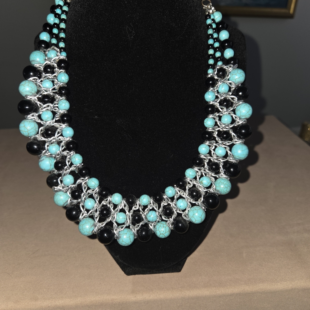 Elegant Turquoise and Black Beaded Necklace